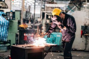 Estoy buscando soldador para fabricar soportes metálicos destinados a tanques de almacenamiento
