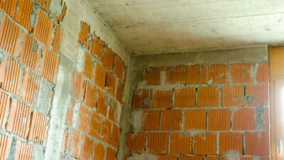 Se busca Albañil para levantar cuartos en una residencia en ampliación